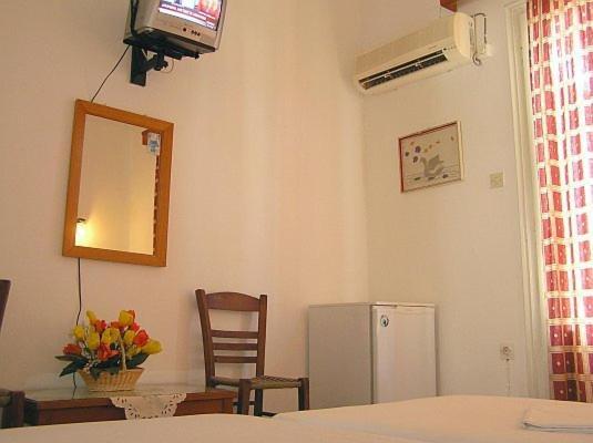 Hotel Maroulis Naxos City Room photo